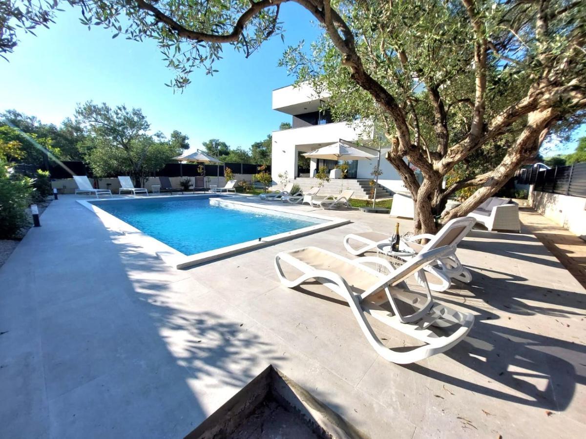 Crowonder Sun Dance Apartments With Heated Swimming Pool Seaview And Garden Sveti Filip i Jakov Luaran gambar