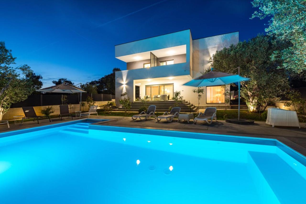 Crowonder Sun Dance Apartments With Heated Swimming Pool Seaview And Garden Sveti Filip i Jakov Luaran gambar