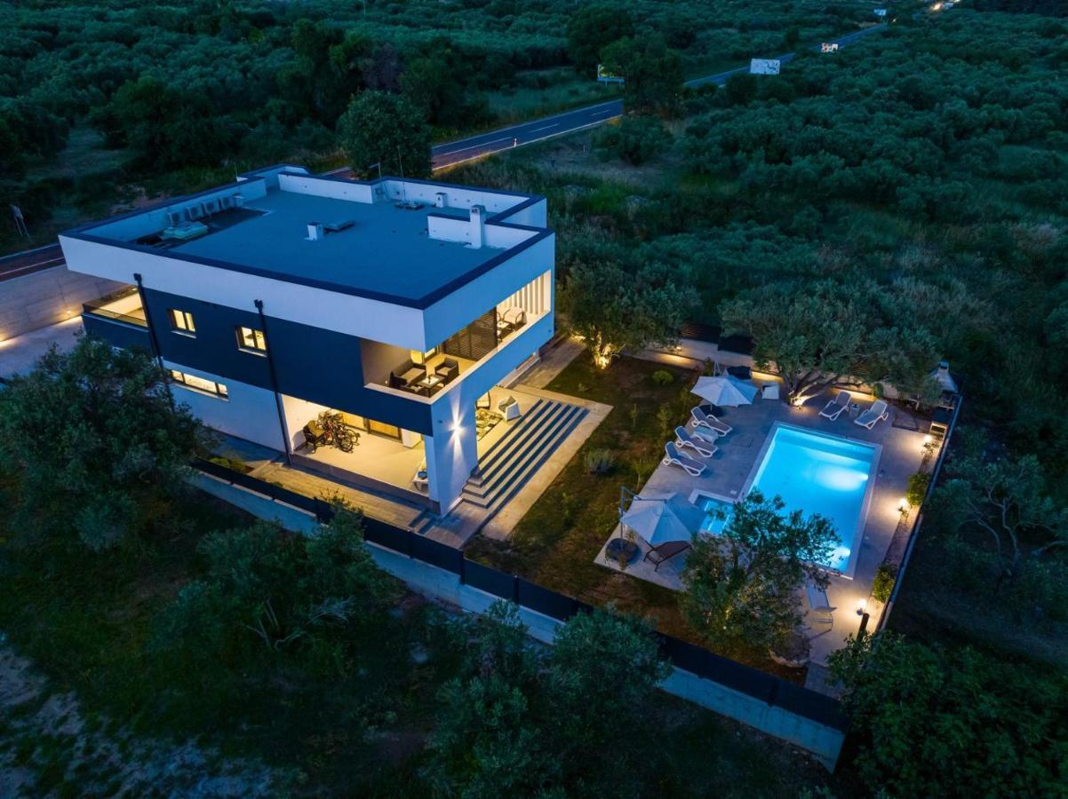 Crowonder Sun Dance Apartments With Heated Swimming Pool Seaview And Garden Sveti Filip i Jakov Luaran gambar