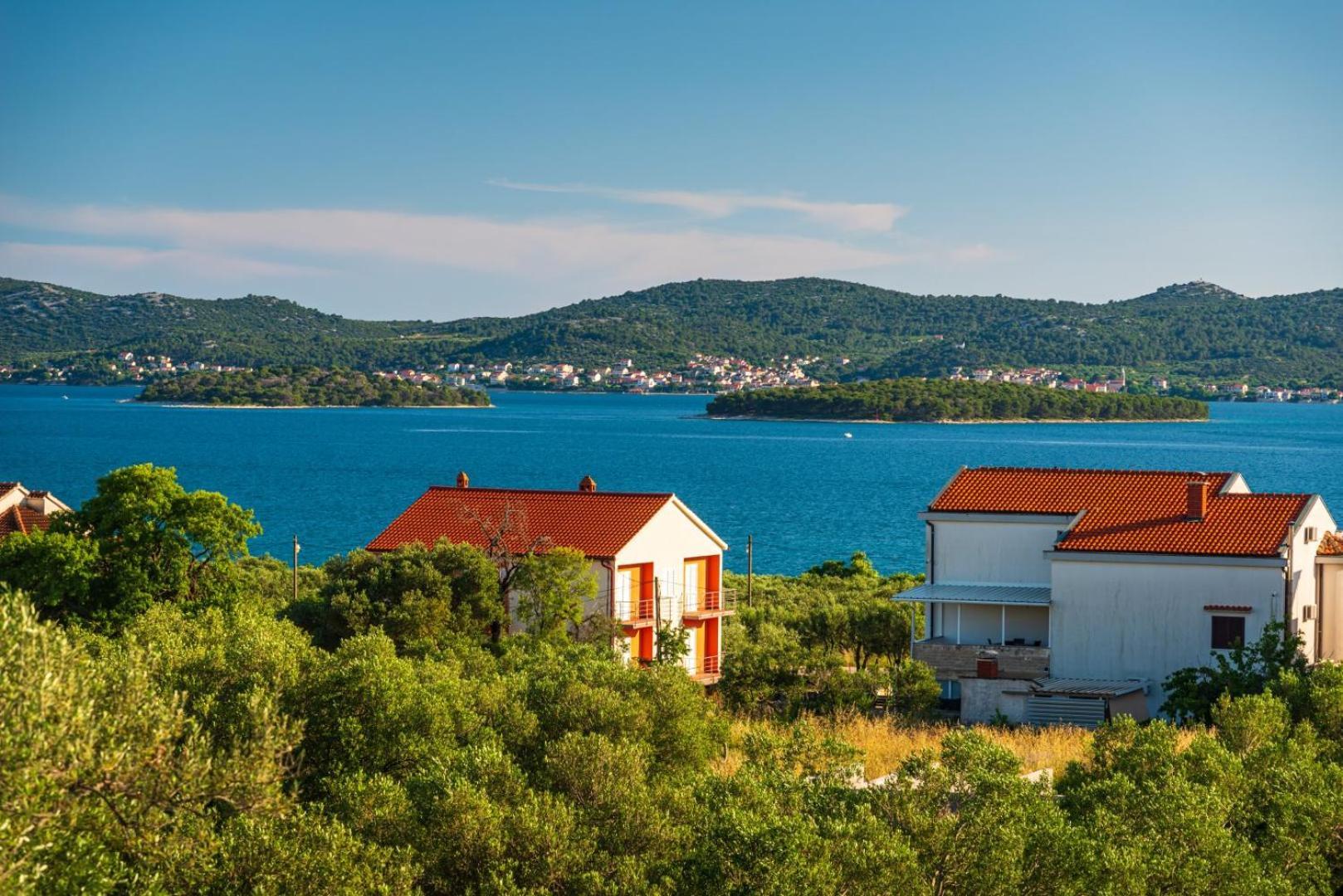 Crowonder Sun Dance Apartments With Heated Swimming Pool Seaview And Garden Sveti Filip i Jakov Luaran gambar